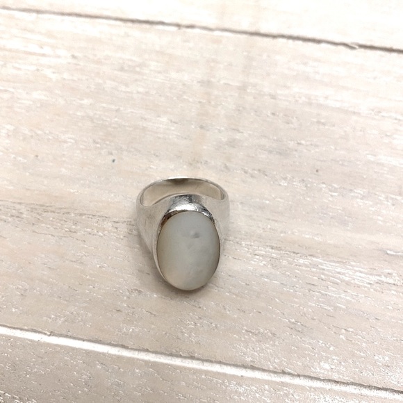 Gorgeous Vintage mother of pearl ring - Picture 10 of 13